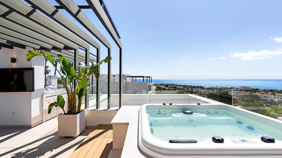Pareado en venta en Sierra Blanca, Marbella Golden Mile