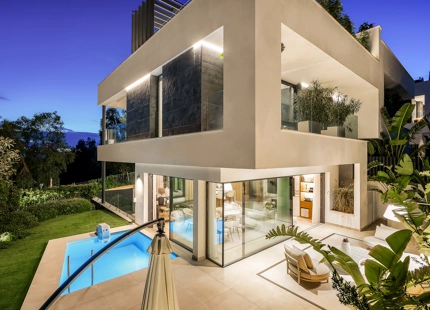 ILLA DE ARQUITECTO EN VENTA EN SIERRA BLANCA, MARBELLA