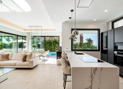 ILLA DE ARQUITECTO EN VENTA EN SIERRA BLANCA, MARBELLA