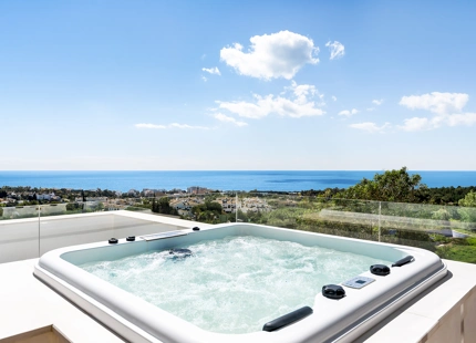 ILLA DE ARQUITECTO EN VENTA EN SIERRA BLANCA, MARBELLA