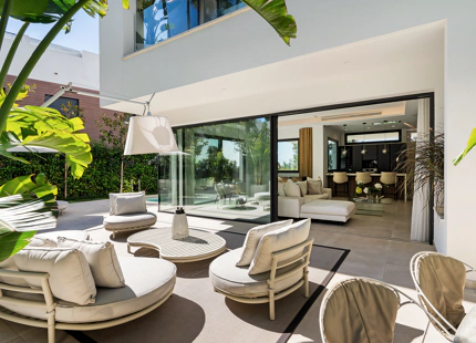 ILLA DE ARQUITECTO EN VENTA EN SIERRA BLANCA, MARBELLA