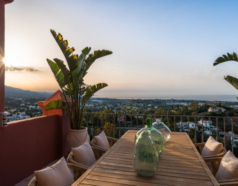 Duplex Penthouse for sale in Monte Halcones, Benahavis