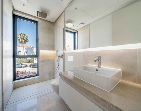 Villa for sale in El Campanario, Estepona East