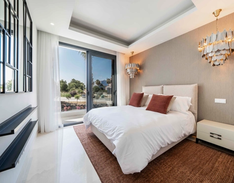 Villa for sale in El Campanario, Estepona East