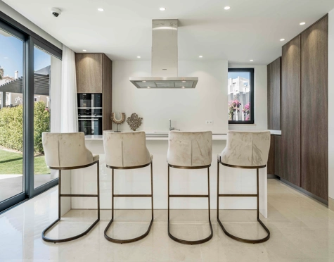 Villa for sale in El Campanario, Estepona East