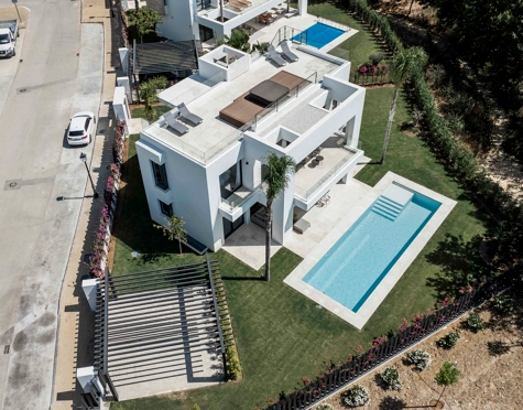 Villa for sale in El Campanario, Estepona East