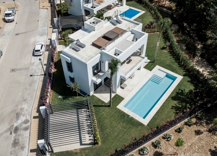 EXQUISITA VILLA CON VISTAS IMPRESIONANTES, OASIS PRIVADO Y LUJO INIGUALABLE