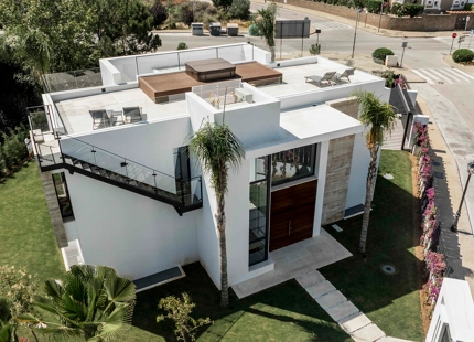 EXQUISITA VILLA CON VISTAS IMPRESIONANTES, OASIS PRIVADO Y LUJO INIGUALABLE