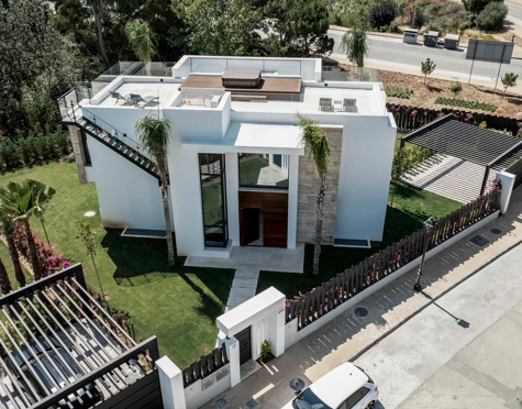Villa for sale in El Campanario, Estepona East