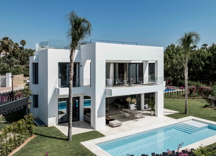 EXQUISITA VILLA CON VISTAS IMPRESIONANTES, OASIS PRIVADO Y LUJO INIGUALABLE