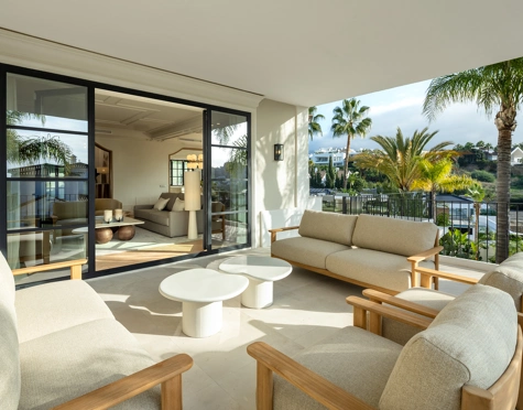 Villa for sale in Haza del Conde, Nueva Andalucia
