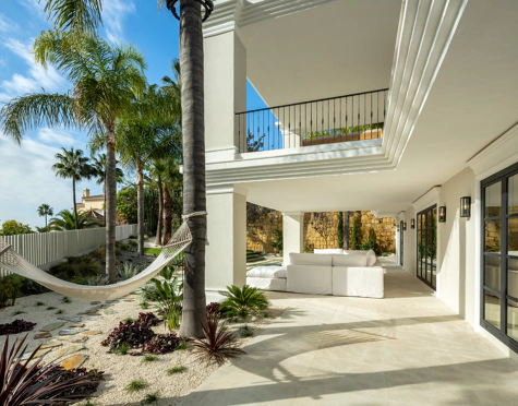Villa for sale in Haza del Conde, Nueva Andalucia
