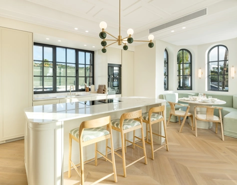 Villa for sale in Haza del Conde, Nueva Andalucia