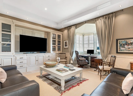 CHARMING 6-BEDROOM VILLA WITH PANORAMIC SEA AND MOUNTAIN VIEWS