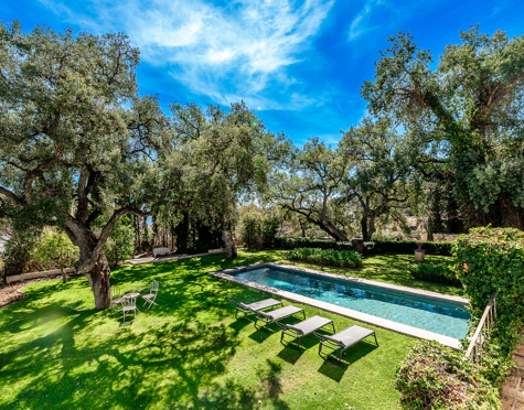 Villa for sale in El Madroñal, Benahavis