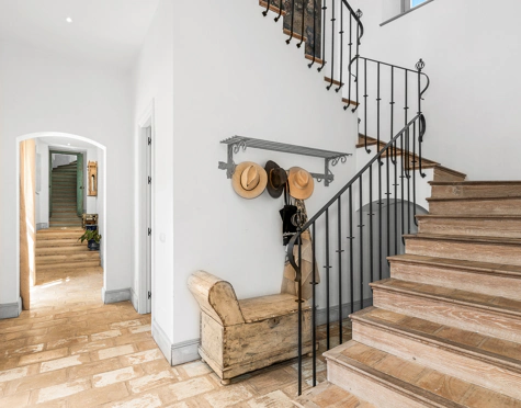 Villa for sale in El Madroñal, Benahavis
