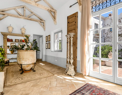 Villa for sale in El Madroñal, Benahavis