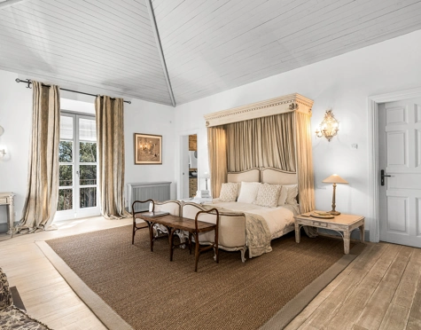 Villa for sale in El Madroñal, Benahavis