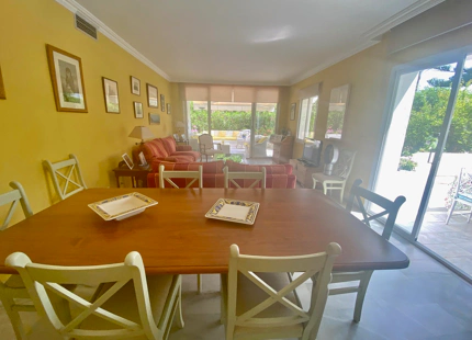 1. Línea de playa comunidad, apartamento en planta baja