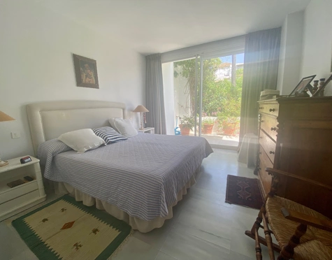 Ground Floor Apartment for sale in Alcazaba Beach, Estepona East