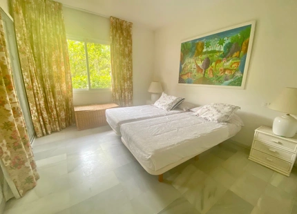 1. Línea de playa comunidad, apartamento en planta baja