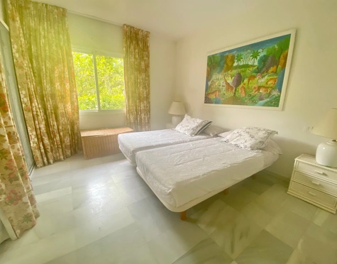 Ground Floor Apartment for sale in Alcazaba Beach, Estepona East