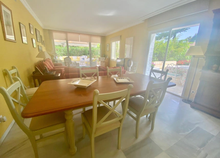 1. Línea de playa comunidad, apartamento en planta baja