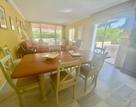 Ground Floor Apartment for sale in Alcazaba Beach, Estepona East