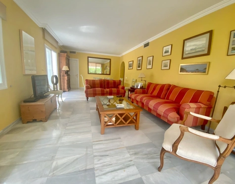 Ground Floor Apartment for sale in Alcazaba Beach, Estepona East