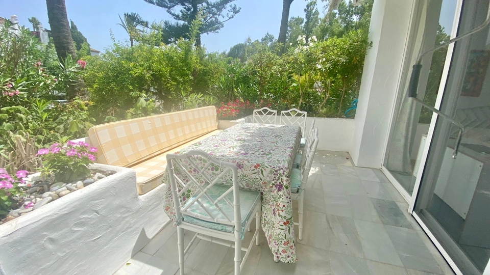 Apartamento Planta Baja en venta en Alcazaba Beach, Estepona Este