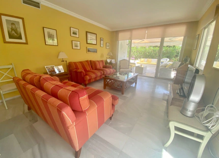 1. Línea de playa comunidad, apartamento en planta baja