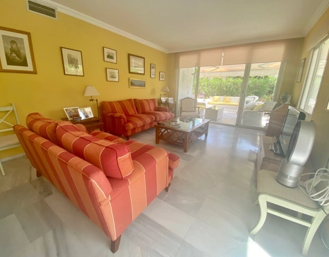 Ground Floor Apartment for sale in Alcazaba Beach, Estepona East