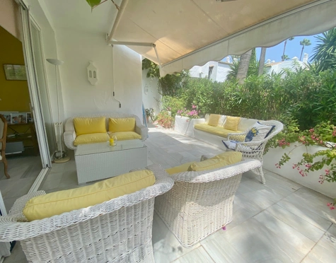 Ground Floor Apartment for sale in Alcazaba Beach, Estepona East