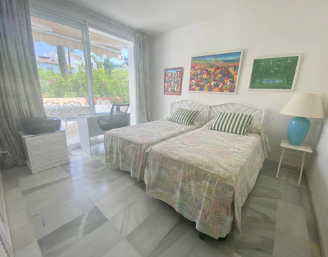 Ground Floor Apartment for sale in Alcazaba Beach, Estepona East