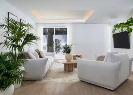 EXCEPCIONAL VILLA DE UNA SOLA PLANTA CON UBICACIÓN PRIVILEGIADA EN NUEVA ANDALUCÍA