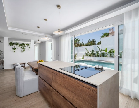 Villa for sale in Nueva Andalucia, Marbella