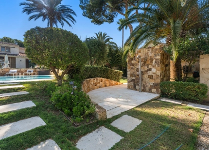EXTRAORDINARIA VILLA DE LUJO: ELEGANCIA Y CONFORT INIGUALABLES