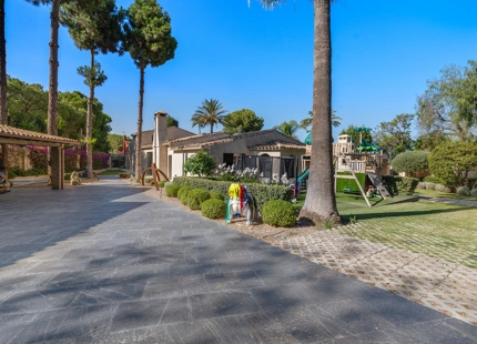 EXTRAORDINARIA VILLA DE LUJO: ELEGANCIA Y CONFORT INIGUALABLES