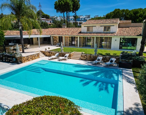 EXTRAORDINARIA VILLA DE LUJO: ELEGANCIA Y CONFORT INIGUALABLES
