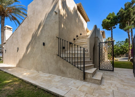 EXTRAORDINARIA VILLA DE LUJO: ELEGANCIA Y CONFORT INIGUALABLES