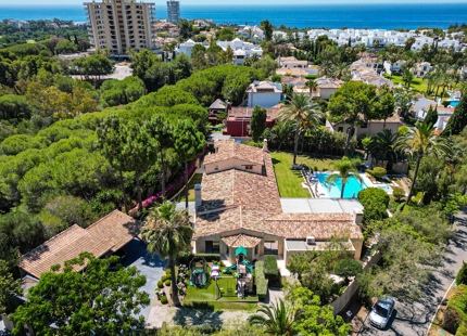 EXTRAORDINARIA VILLA DE LUJO: ELEGANCIA Y CONFORT INIGUALABLES