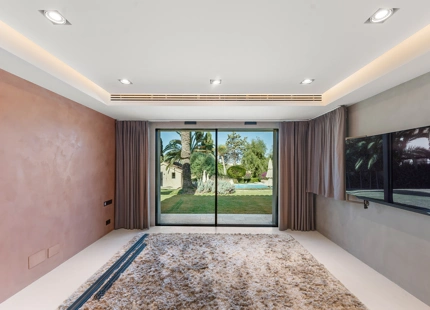 EXTRAORDINARIA VILLA DE LUJO: ELEGANCIA Y CONFORT INIGUALABLES