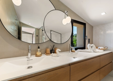 EXTRAORDINARIA VILLA DE LUJO: ELEGANCIA Y CONFORT INIGUALABLES