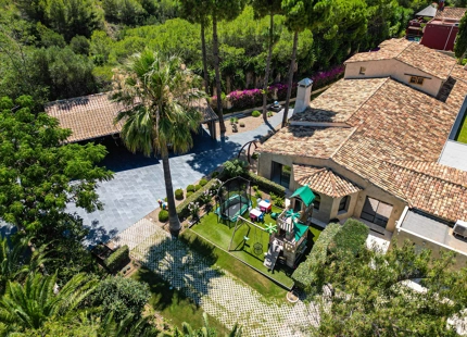 EXTRAORDINARIA VILLA DE LUJO: ELEGANCIA Y CONFORT INIGUALABLES