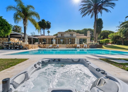 EXTRAORDINARIA VILLA DE LUJO: ELEGANCIA Y CONFORT INIGUALABLES