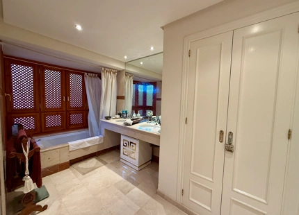 Apartamento en venta en Menara Beach, Estepona Este