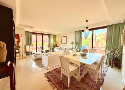 Apartamento en venta en Menara Beach, Estepona Este