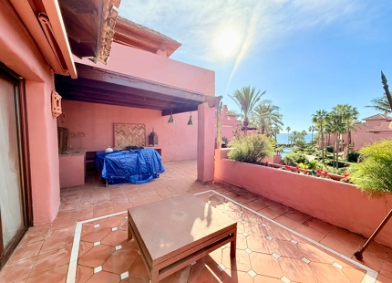 Apartamento en venta en Menara Beach, Estepona Este