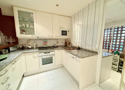 Apartamento en venta en Menara Beach, Estepona Este