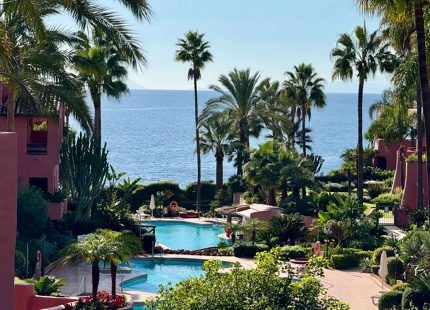 Apartamento en venta en Menara Beach, Estepona Este